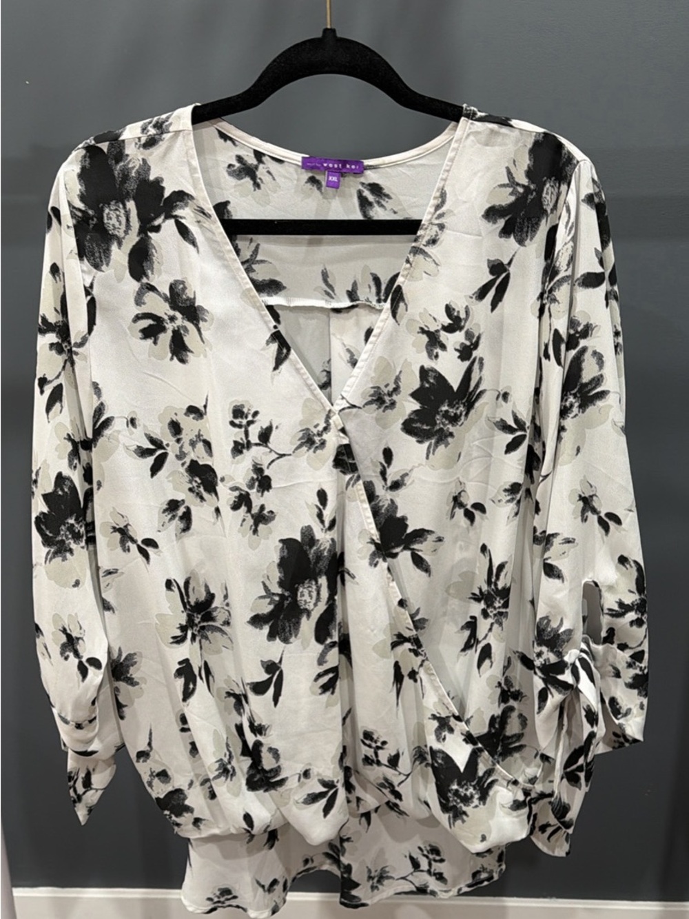 NIC+ZOE Black & White Floral Wrap Blouse